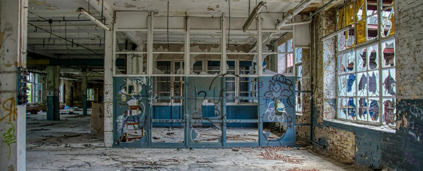 How Long Does Asbestos Stay In The Air? Asbestos Safety Guide